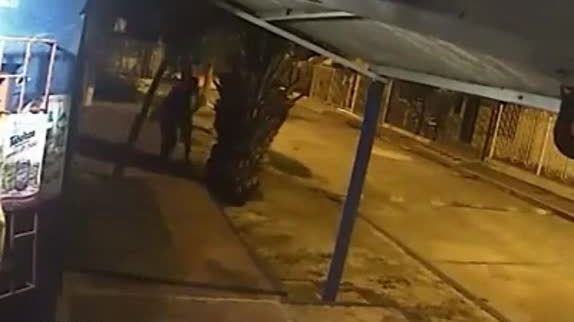 Camaras pillan cogiendo a una pareja en la 8 barranquilla