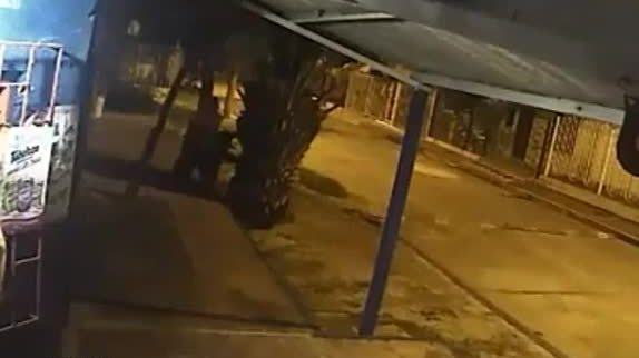 Camaras pillan cogiendo a una pareja en la 8 barranquilla