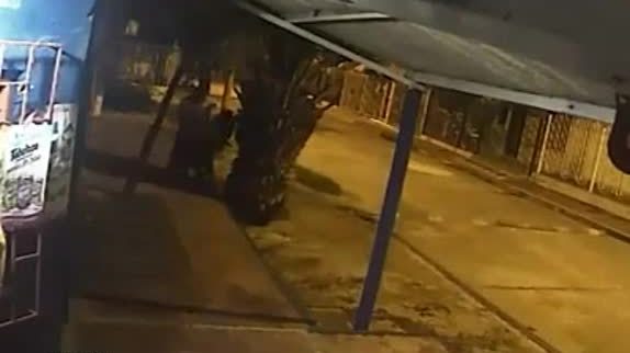 Camaras pillan cogiendo a una pareja en la 8 barranquilla