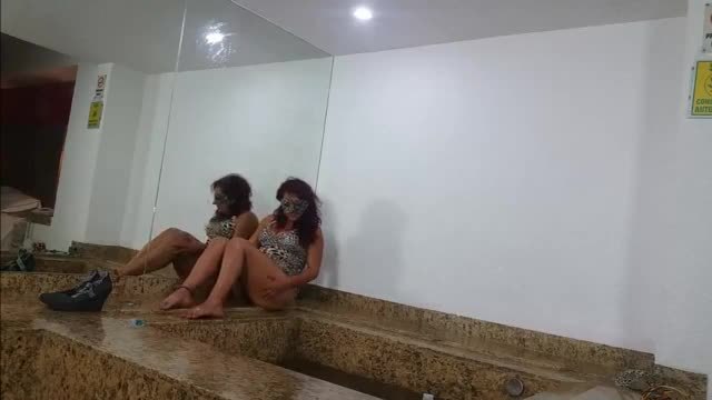 Mi prima es una puta pero yo le ayudo weedhotsama