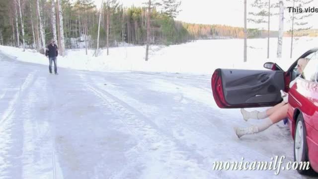 Monicamilf s car breakdown in the norwegian winter