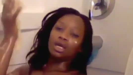 Sexy ebony slut in the bath tub