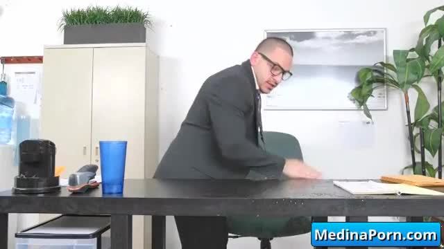 Hot milf gets her cunt fucked hard 08