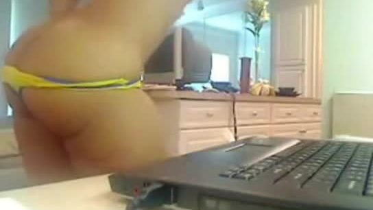 Perfect booty girl on webcam