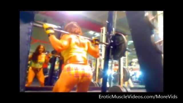 Eroticmusclevideos big guns voyeur pump