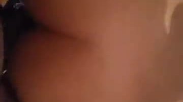 Me corro en su culito